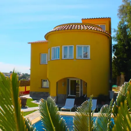 House With Pool And Sea Views *