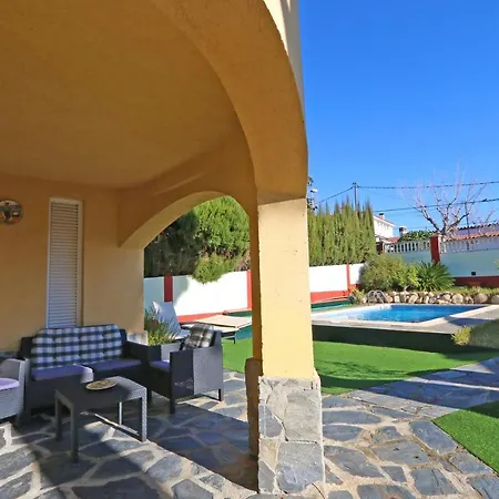 Villa House With Pool And Sea Views *
